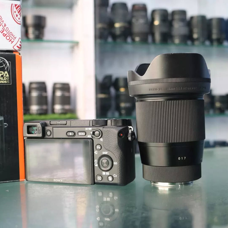 KIT SONY A6400 + SIGMA 16mm F 1.4 SEMI NOVA